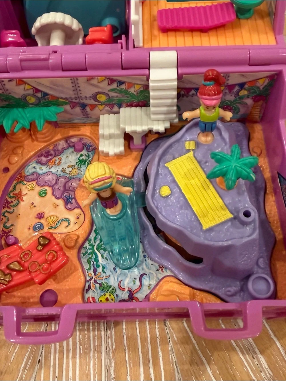 1996 Surf ‘n Swim Island Polly Pocket Bluebird with dolls